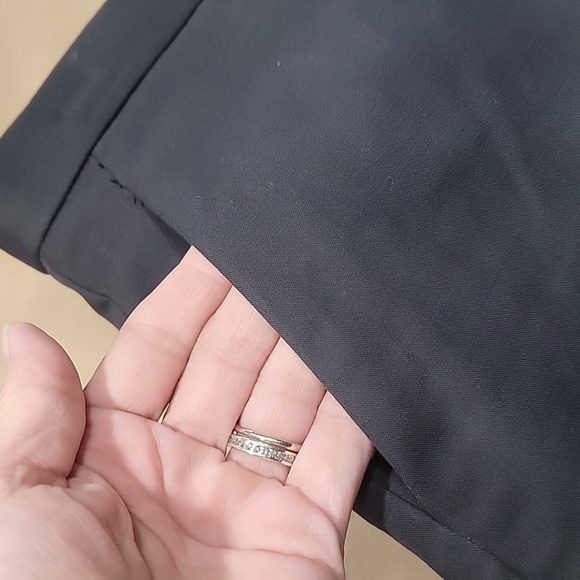 GAP Size 4T Stretch Tailored Short, Black, Like New Condition. - Picture 8 of 11